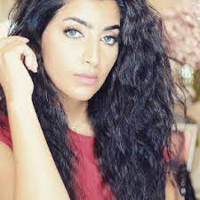سناب شات بثينة الرئيسي ممثلة ع مانية بداية حياتها الإعلامية كانت كمذيعة في