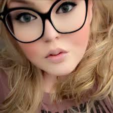 They really do love each other just having a “sisterly” moment.