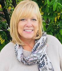 Akhia's people bring smart ideas, from anywhere