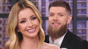 Gabriel se arriesgó a postergar su cita con Stephanie, pero acertó y ella  le dio otro "que sí, que sí"