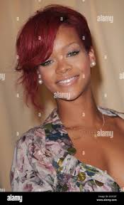 Rihanna presso gli arrivi per Rhianna libro firma per RHIANNA: ultima  ragazza sulla Terra, Barnes & Noble, New York, NY Ottobre 27, 2010. Foto  di: Kristin Callahan/Everett Collection Foto stock