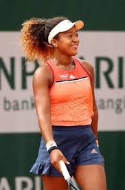 Naomi osaka ha 22 anni e con la sua vittoria agli us open è salita al terzo posto nella classifica mondiale della wta, la women's tennis association la vittoria agli us open è stata per osaka il terzo titolo del grande slam conquistato: Naomi Osaka Photos Photos 2018 French Open Day Four Tennis Players Female Tennis Players Tennis Clothes