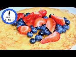 Crepes Teig Wie In Frankreich Mit Einer Geheimzutat Valentinstag Youtube Crepe Teig Crepes Einfach Lecker