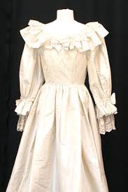 All most played prince and princess dress up games. Princess Diana S Wedding Dress Every Detail Of Princess Diana S Iconic Wedding Gown