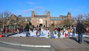 Amsterdam kent vele leuke plekjes en wijkjes en één van de meest bezochte plaats in amsterdam is. Museumplein 2021 13 Top Things To Do In Amsterdam North Holland Reviews Best Time To Visit Photo Gallery Hellotravel Netherlands