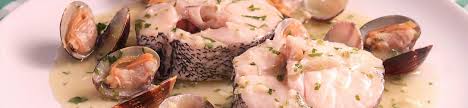 Normalmente lleva almejas y harina para espesar la salsa. Salsa Verde Con Merluza