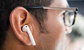 are wireless earbuds dangerous 250 scientists warn they may