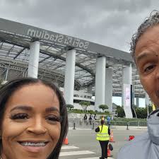 Happy Birthday to my Daughter. Motivated, fearless, and single Mom who does  it her way. Love and Enjoy your day🎉🎂❤️