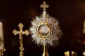 Monstrance Photos Royalty Free Images Graphics Vectors Videos Adobe Stock Se agregan miles de imágenes nuevas de. fotolia com