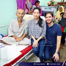 Tunku tun aminah sultan ibrahim sah bergelar isteri kepada dennis muhammad abdullah. Sebak Tunku Tun Aminah Menangis Ketika Ziarah Zaibo Tempatan Hiburan Trending Cari Infonet