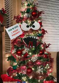 Get your glue gun out of the box 'cause we are making more awesome christmas decorations! Funny And Creative Christmas Tree Ideas