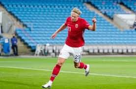 Haaland, who has the summer off. Chelsea S Interest In Erling Haaland Seems To Be Mutual