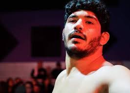 Inmigrante, que ha podido crear un negocio internacional, mentoriando a otros en crecimiento personal y un julio cesar rodriguez. Combat Press Boxing Rankings January 2020