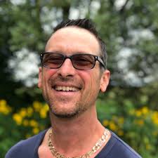 Bonjour tout le monde! Présentement en arrêt de travail pour combattre un  cancer agressif, je reste positif de guérir et de revenir motiver mes  élèves à toujours apprendre!