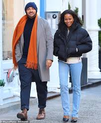 Jesse wesley williams born august 5, 1981 is an american actor, model, and activist, best known for his role as dr. Jesse Williams Looks Smitten During Loved Up Shopping Trip With His Girlfriend In New York City Daily Mail Online