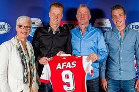 Join the discussion or compare with others! Ferdy Druijf Tekent Bij Az De Castricummer