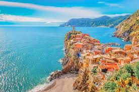 The largest of the five towns with over 1,500 inhabitants and the furthest east, closest to the main city of the province, la spezia, as well as to portovenere, lerici and the bay of poets, riomaggiore is the place for you if you like localities that have preserved their original, historic characteristics, and if you love nature, wilderness and walking. 11 Stunning Things To Do In Cinque Terre Italy Hand Luggage Only Travel Food Photography Blog