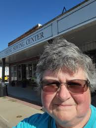 Had a great day shop hoppin'!! I did 7 shops today, Viking Sewing in  Vinton, Heritage Designs in Main Amana, Fern Hill in South Amana. Then  straight south to Rainbows and Calico