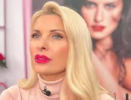 Maybe you would like to learn more about one of these? Elenh Menegakh H Spania Fwtografia Me Thn Alikh Boygioyklakh Kai Ton Dhmhtrh Papamixahl