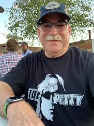 Brainiac's recent session for KEXP is just as ace as I hoped it would be.  The band lost their lead singer, another Timmy, back in 1997 and decided to  carry