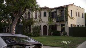 Cam Mitch S House From Modern Family Modern Family Modern Family House Cam Modern Family