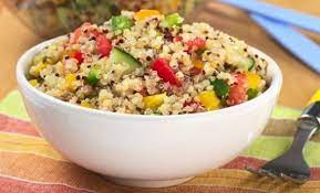 Le Ricette Con La Quinoa Renderanno La Vostra Estate Leggera E Gustosa Semi Dalle Mille Proprieta La Quinoa Si Presta B Ricette Ricette Light Idee Alimentari