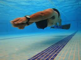 Resultado de imagen de estilo braza descripcion