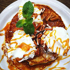 Donnez Moi Du Caramel Des Pancakes Moelleux De La Chantilly Aerienne Et Des Noix De Pecan Croquantes Et Degustons Le Pancakes Moelleux Noix De Pecan Moelleux