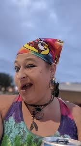 Lost black tote with sentimental hat