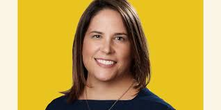 Exelon's CFO joined the Fortune 500 company nearly 20 years ago. Here's her  advice for career longevity at one company