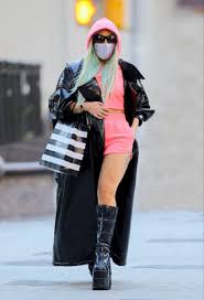 Letra, tradução e música de fashion! Lady Gaga In New York Lady Gaga Fashion Lady Gaga Joanne Lady Gaga Outfits