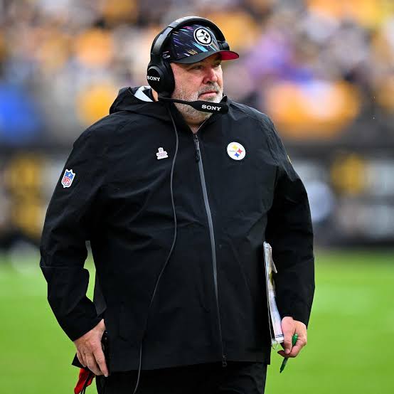 Mike McCarthy injury update: What happened to Steelers coach against  Buccaneers? - AS USA