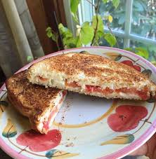 They are simply a treat from everyone. Laughing Cow Cheese And Tomato Toasted Sandwich 125 Calories Low Calorie Cheese Healthy Sandwich Recipes Low Calorie Sandwich