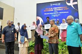 Tujuan program ini ialah menjaring peserta baru yang berkualitad untuk menyelesaikan pendidikan di sma islam bunga bangsa, samarinda, kalimantan timur. Pelajar Pascasiswazah Ump Terima Biasiswa