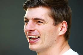 Verstappen weerlegt kritiek van Russell: 'Ik heb het kampioenschap al  gewonnen'