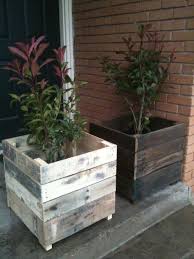 You can see several techniques to disassemble a pallet. Flowers Box Diy Pallet 40 Ideas