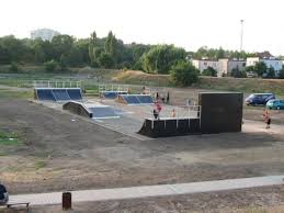 Specjaliści z zespołu kadr i szkolenia przekażą informacje o wymogach oraz dokumentach, jakie należy złożyć, aby przystąpić do rekrutacji. Skatepark In Lubin Skateparks Bau Und Entwerfen Von Skateanlagen Professionelle Skateanlage Techramps