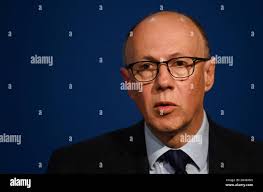 Ti serve qualcosa immagini e fotografie stock ad alta risoluzione