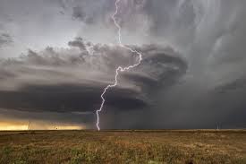 Thunderstruck An Amazing Display Of Power With This Supercell Thunderstorm In The Texas South Plains In Ju Thunderstruck Supercell Thunderstorm Thunderstorms