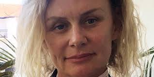 Ellen Slaven's Instagram, Twitter & Facebook