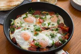 Sucuk Mit Spiegelei Und Tomate Fruhstuck In Der Levante Rezept Tomatenreis Rezept Rezepte Sucuk Mit Ei