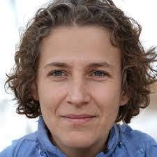 Sara Ament's Instagram, Twitter & Facebook