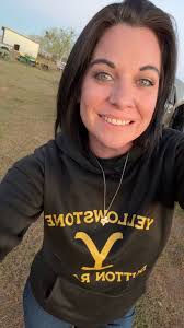 Delete if not allowed! HEY YALL! 👋🏼 Changed gears ⚙️ I'm finally back at  Farmers Insurance where I've wanted to be to begin with. I'd like to let  everyone know I am