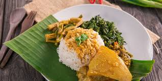 Berikut kumpulan aneka resepi lontong mie isi daging ayam cincang bungkus daun pisang sajian sedap istimewa lengkap dengan cara bikin sendiri di rumah ala. Berapa Jumlah Kalori Satu Porsi Nasi Padang Halaman All Kompas Com