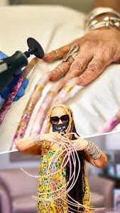 He first appeared in guinness world records in 1979, and in 2015 he was certified as having the longest nails on a single hand ever. Texas Woman With World S Longest Fingernails Cuts Them After 30 Years Watch Viral Video Trending News News