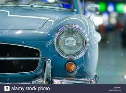 Detail Avant Avec Phares Avant De La Lumiere Bleu Classique Mercedes Benz 190 Sl Photo Stock Alamy