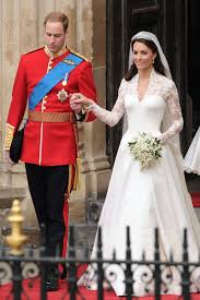 30 Beautiful Wonderful Heartwarmingly Loved Up Photos From Prince William And Kate Middleton S Royal Wedding Kate Middleton Wedding Prince William And Catherine Anniversary Dress