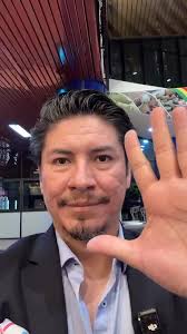 Desde Cochabamba, #Bolivia, #Cochabamba, #SantaCruz, #Pasaporte, #Viaje,  #JuntaPremium, #Kromasol, #GustavoRamírez, #Aeropuerto, #Libros, #DrSimi,  #Pizza, #Sellos, #Vuelo, #AirPods