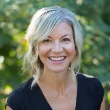 Stephanie Behm's Instagram, Twitter & Facebook