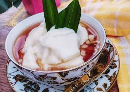 Daun suji yang digunakan dalam resep bubur suji ini merupakan daun yang hampir mirip dengan daun pandan. Resep Sedap Bubur Sumsum Sutra